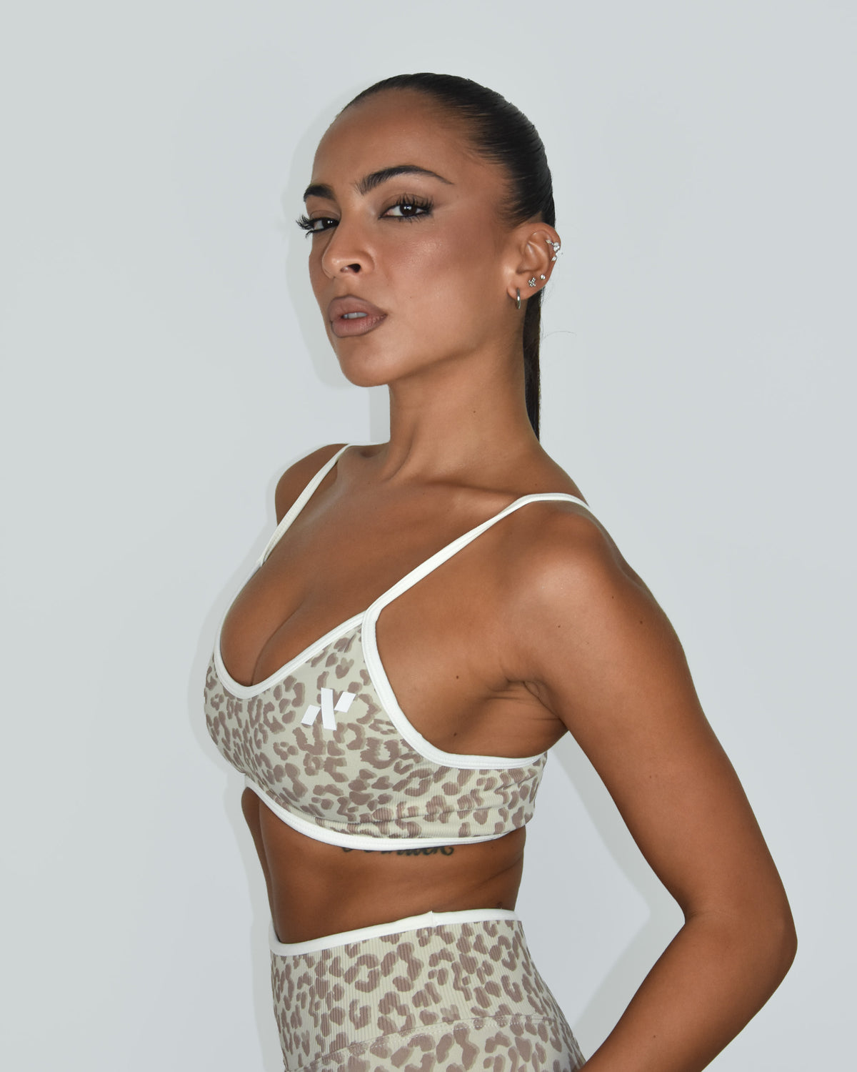 Aura Linea Crop Top - Leopardato - Nikki B fit