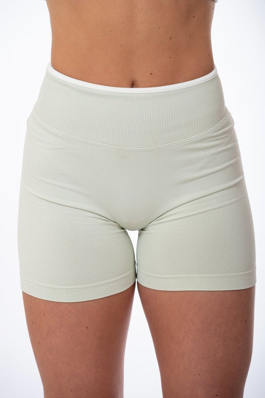 Aura Linea Shorts - Menta - Nikki B fit