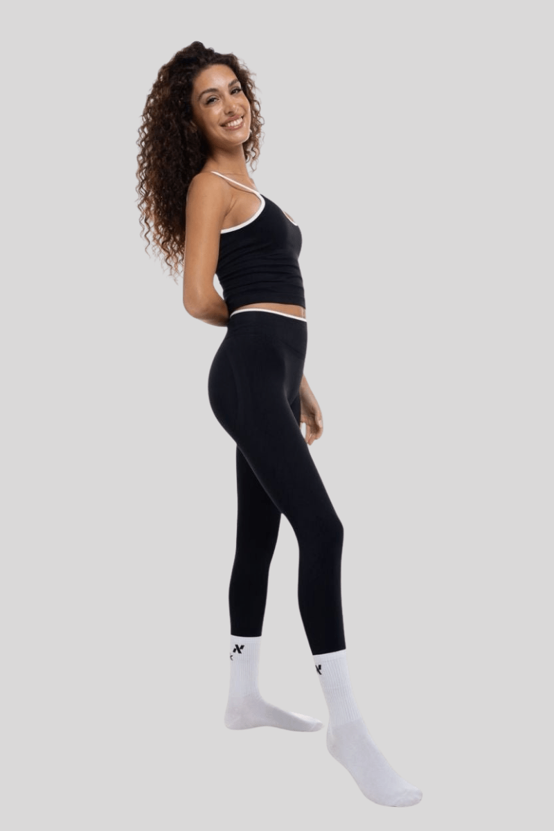 Aura Noir Linea Leggins - Nikki B fit