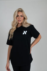 Graphic T-Shirt Nera - Nikki B fit