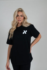 Graphic T-Shirt Nera - Nikki B fit