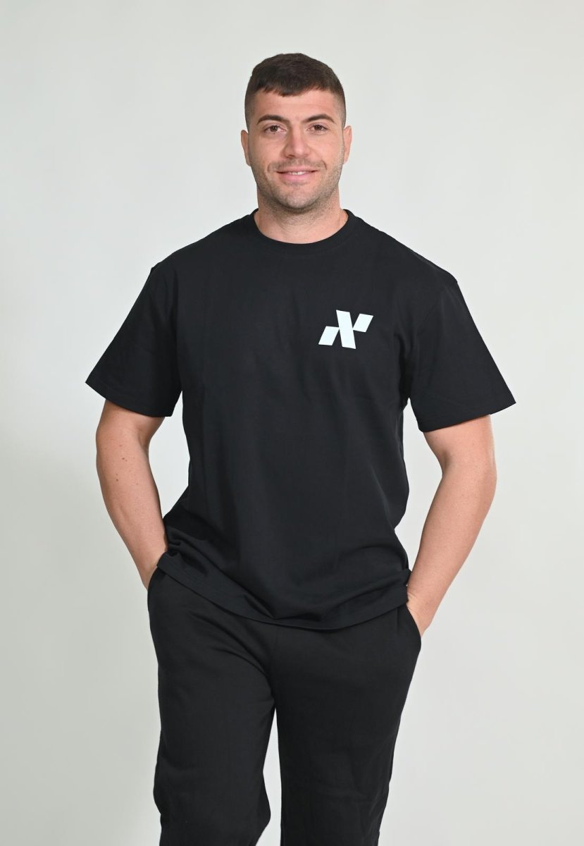 Graphic T-Shirt Nera uomo - Nikki B fit