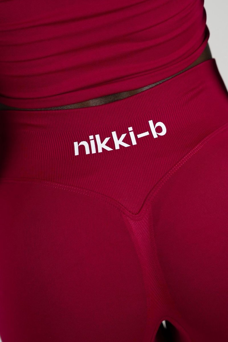Iris V - Shape Scrunch Leggings - Bordeaux - Nikki B fit