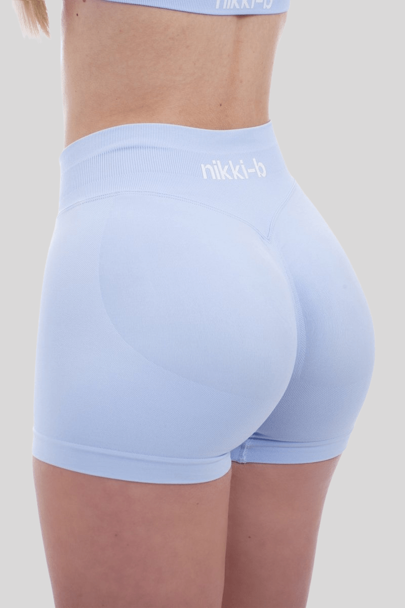 Iris V - Shape Scrunch Shorts - Nero - Nikki B fit