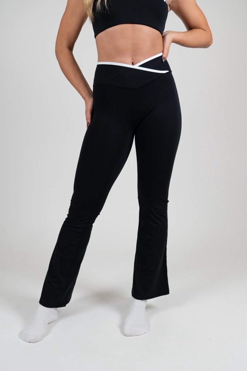 Nova Noir Linea Leggins Zampa - Nikki B fit