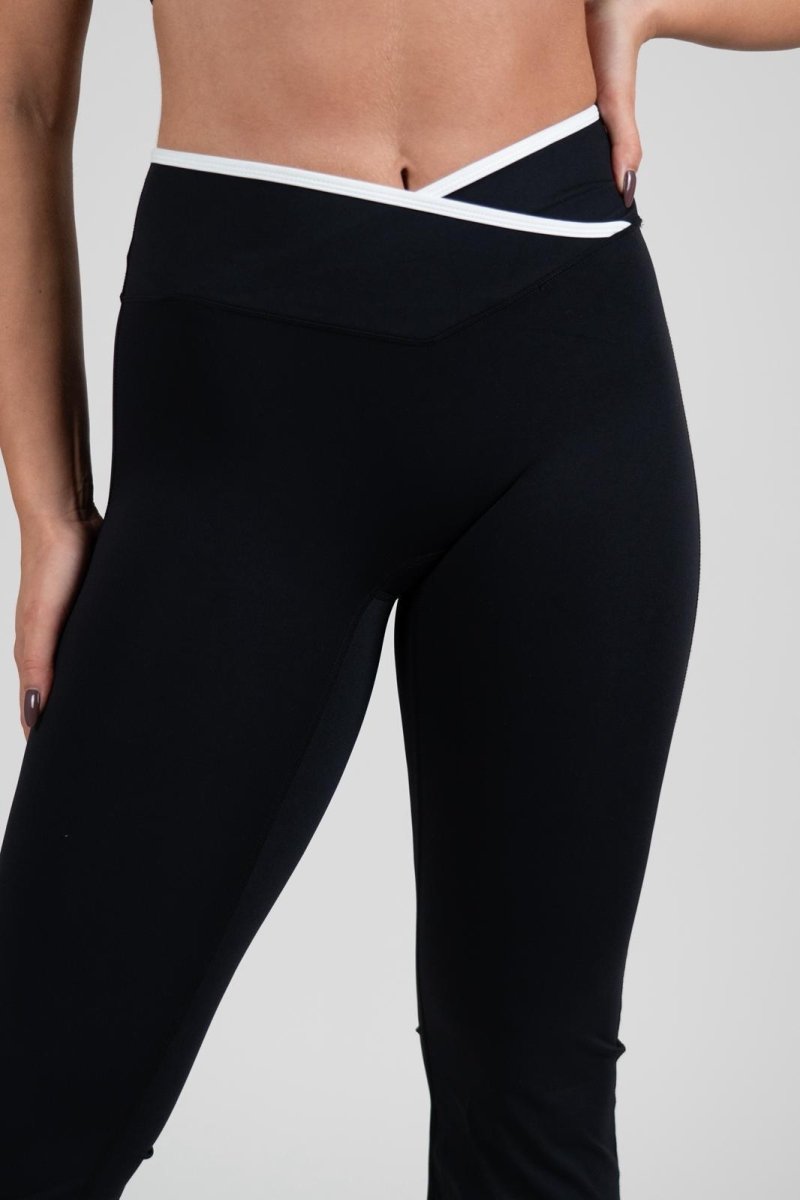 Nova Noir Linea Leggins Zampa - Nikki B fit